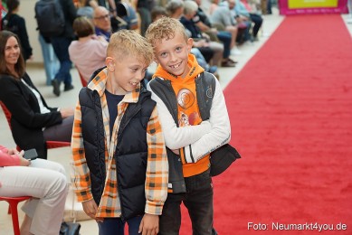 Herbst-Modenschau-Neuer-Markt-2023-0130