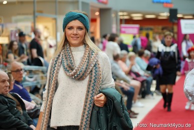 Herbst-Modenschau-Neuer-Markt-2023-0140