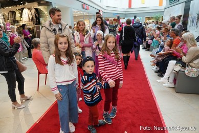 Herbst-Modenschau-Neuer-Markt-2023-0142