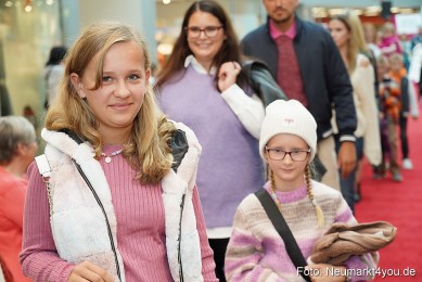 Herbst-Modenschau-Neuer-Markt-2023-0143