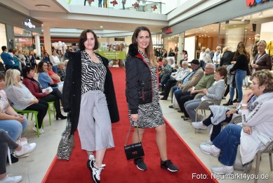 Herbstmodenschau-NeuerMarkt-2019-0037