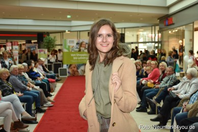Herbstmodenschau-NeuerMarkt-2019-0053