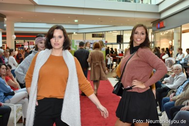 Herbstmodenschau-NeuerMarkt-2019-0077