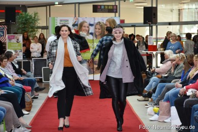 Herbstmodenschau-NeuerMarkt-2019-0082
