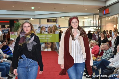 Herbstmodenschau-NeuerMarkt-2019-0085