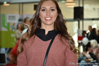 Herbstmodenschau-NeuerMarkt-2019-0093