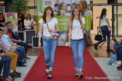 Herbstmodenschau-NeuerMarkt-2019-0101