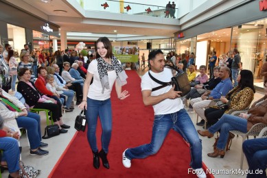 Herbstmodenschau-NeuerMarkt-2019-0107