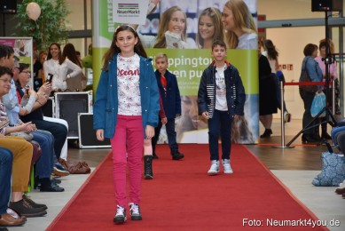 Herbstmodenschau-NeuerMarkt-2019-0115