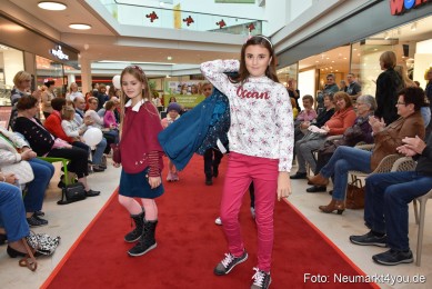 Herbstmodenschau-NeuerMarkt-2019-0116