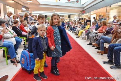 Herbstmodenschau-NeuerMarkt-2019-0120