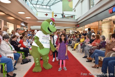 Herbstmodenschau-NeuerMarkt-2019-0121