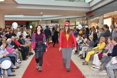 Herbstmodenschau-NeuerMarkt-2019-0150