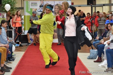 Herbstmodenschau-NeuerMarkt-2019-0155