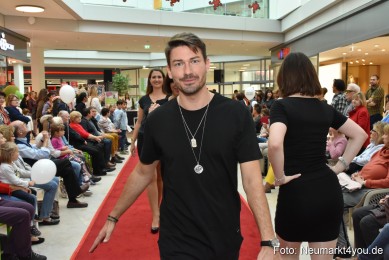 Herbstmodenschau-NeuerMarkt-2019-0165