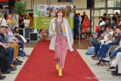 Herbstmodenschau-NeuerMarkt-2019-0169