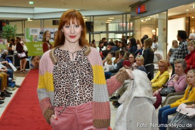 Herbstmodenschau-NeuerMarkt-2019-0171