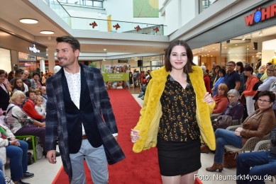 Herbstmodenschau-NeuerMarkt-2019-0180