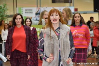 Herbstmodenschau-NeuerMarkt-2019-0189