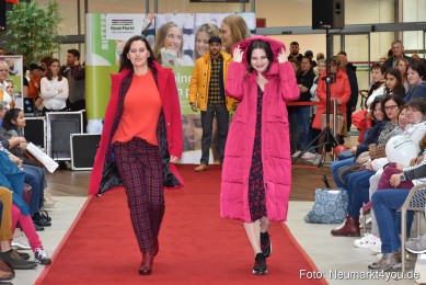 Herbstmodenschau-NeuerMarkt-2019-0195