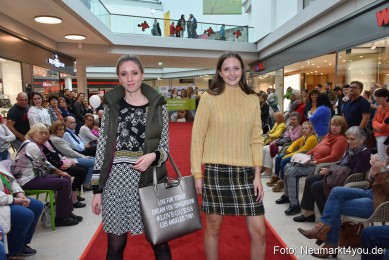 Herbstmodenschau-NeuerMarkt-2019-0198