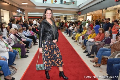 Herbstmodenschau-NeuerMarkt-2019-0199