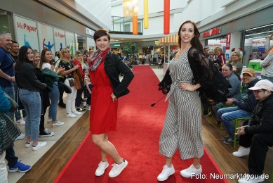 Modenschau-Neuer-Markt-Nacht-der-Sinne-2022-0021