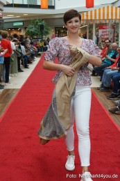 Modenschau-Neuer-Markt-Nacht-der-Sinne-2022-0031