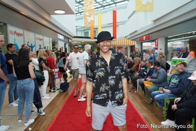 Modenschau-Neuer-Markt-Nacht-der-Sinne-2022-0040