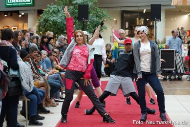 Modenschau-Neuer-Markt-Nacht-der-Sinne-2022-0053