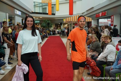 Modenschau-Neuer-Markt-Nacht-der-Sinne-2022-0059