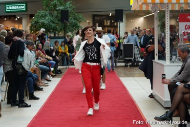Modenschau-Neuer-Markt-Nacht-der-Sinne-2022-0077