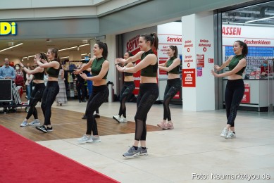 Modenschau-Neuer-Markt-Nacht-der-Sinne-2022-0094