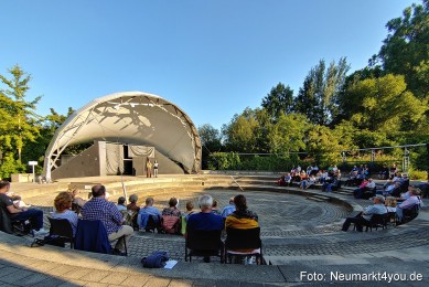 Schloss-Spiele-Neumarkt-Karl-Valentin-030921-0001