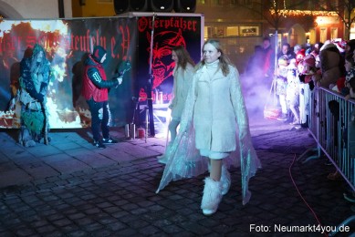 Schlossteufeln-Weihnachtsmarkt-Neumarkt-211219-0007