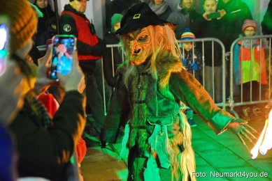 Schlossteufeln-Weihnachtsmarkt-Neumarkt-211219-0026