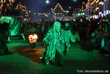 Schlossteufeln-Weihnachtsmarkt-Neumarkt-211219-0029