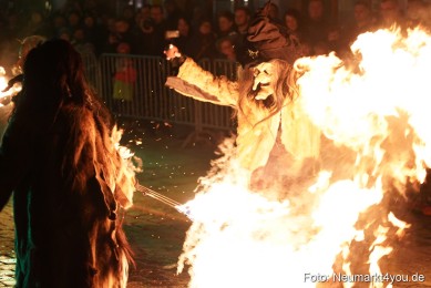 Schlossteufeln-Weihnachtsmarkt-Neumarkt-211219-0041