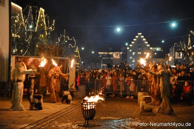 Schlossteufeln-Weihnachtsmarkt-Neumarkt-211219-0051