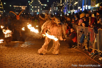 Schlossteufeln-Weihnachtsmarkt-Neumarkt-211219-0060