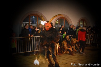 Schlossteufeln-Weihnachtsmarkt-Neumarkt-211219-0064