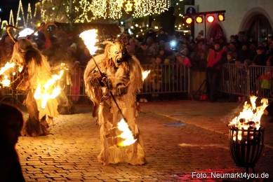 Schlossteufeln-Weihnachtsmarkt-Neumarkt-211219-0066