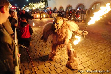 Schlossteufeln-Weihnachtsmarkt-Neumarkt-211219-0068