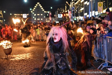 Schlossteufeln-Weihnachtsmarkt-Neumarkt-211219-0072