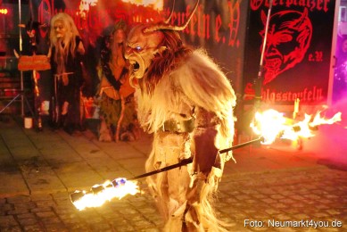 Schlossteufeln-Weihnachtsmarkt-Neumarkt-211219-0073