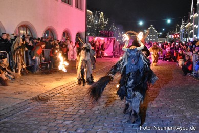 Schlossteufeln-Weihnachtsmarkt-Neumarkt-211219-0075