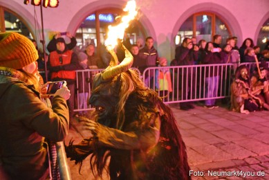 Schlossteufeln-Weihnachtsmarkt-Neumarkt-211219-0080