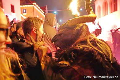 Schlossteufeln-Weihnachtsmarkt-Neumarkt-211219-0084