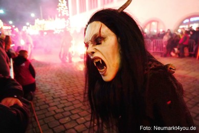 Schlossteufeln-Weihnachtsmarkt-Neumarkt-211219-0091