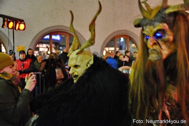 Schlossteufeln-Weihnachtsmarkt-Neumarkt-211219-0103